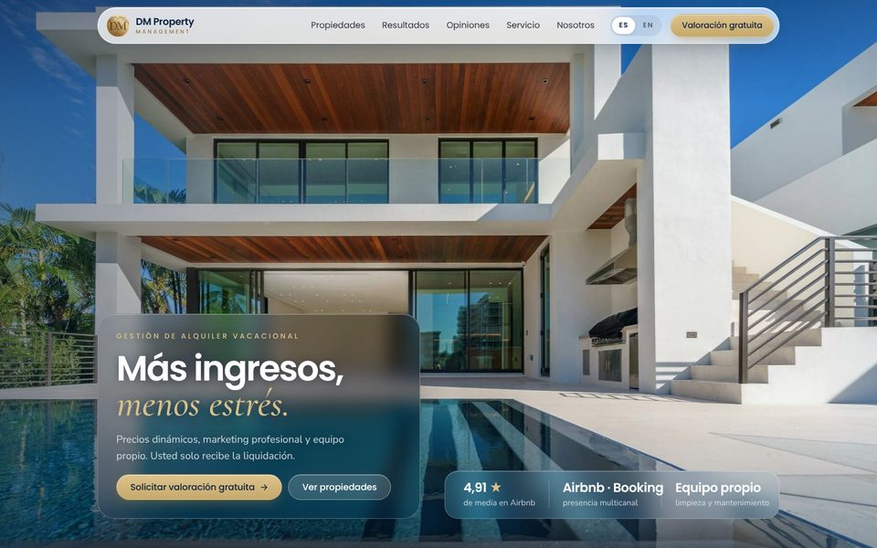 Portada de la web de DM Property Management con una villa con piscina